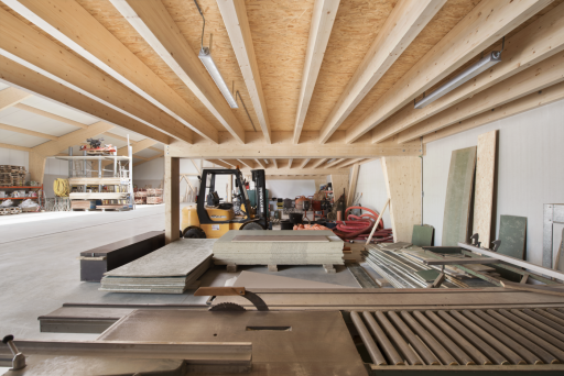 Gewerbehalle Balkenlage aus Holz