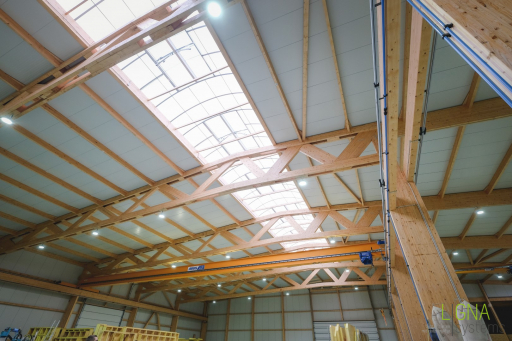 Fachwerkbinder Halle mit Abus Kran