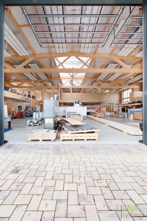 Gewerbehalle aus Holz