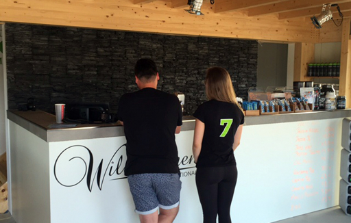 Fitnesshalle aus Holz