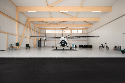 Flugzeughangar Holzstruktur