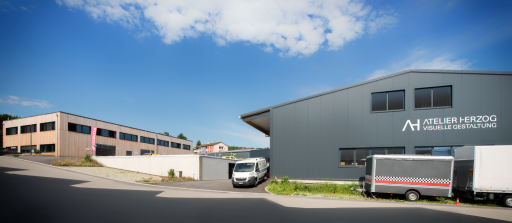 Gewerbehalle Herzog Gewerbehalle Herzog mit Dachüberstand