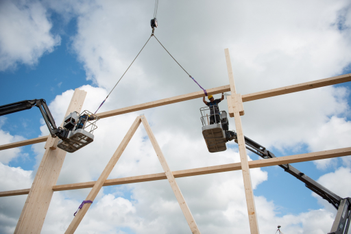 LIGNA systems Industriehalle Montage der Holzstruktur