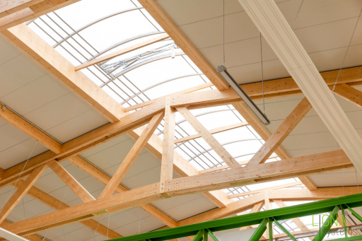 Lichtfirst Holzstruktur