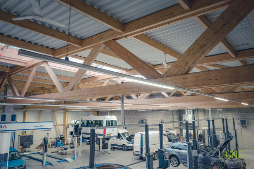 VW Autowerkstatt aus Holz