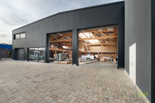 Gewerbehalle aus Holz