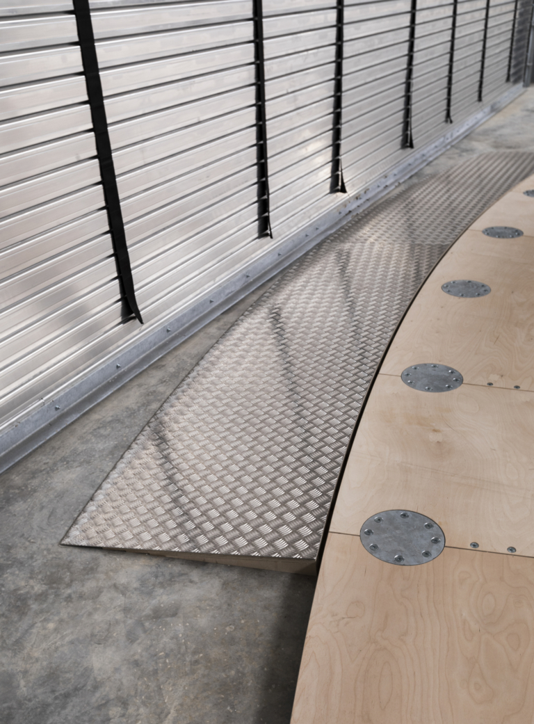 LIGNA systems_Drehteller_Aerodisc_Systeme mit Holzstruktur_Donauwörth (1)