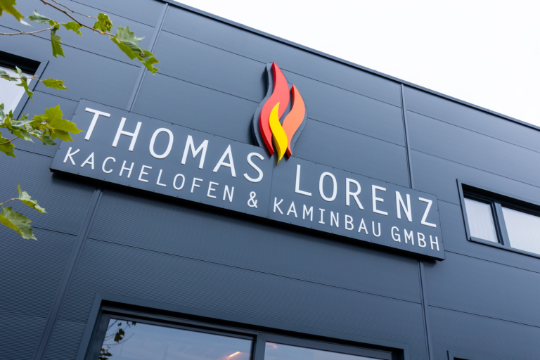 Halle mit Holzstruktur_Lorenz_Gewerbehalle (3)